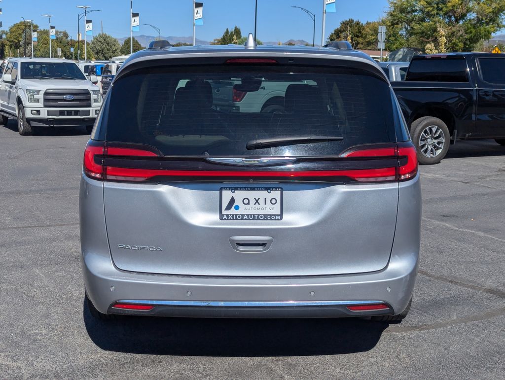 2021 Chrysler Pacifica Touring L 6