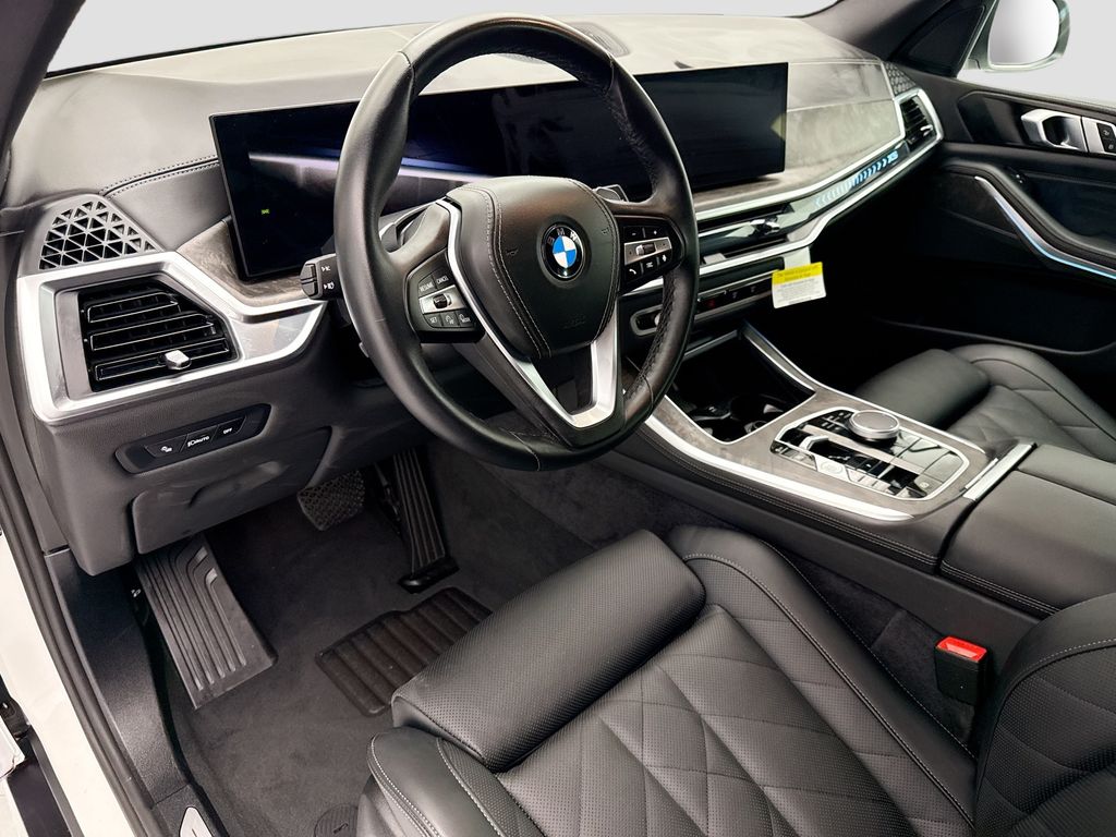 Thumbnail: 2026 BMW X5 - 9
