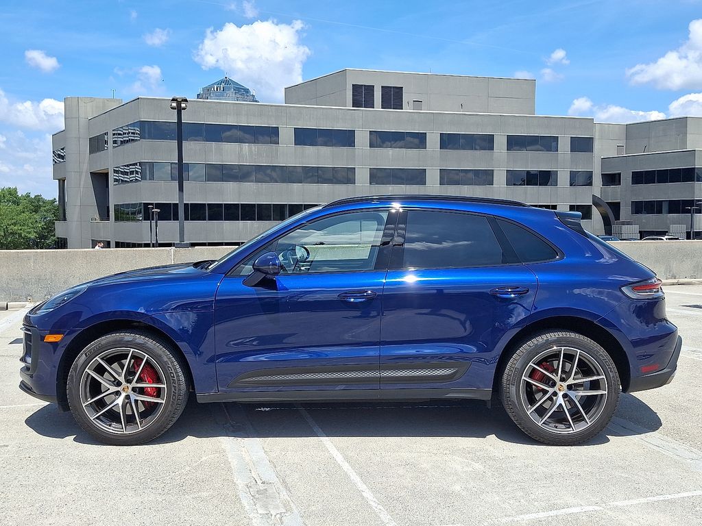 Thumbnail: 2022 Porsche Macan - 2
