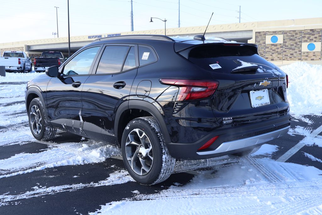 Thumbnail: 2026 Chevrolet Trax - 5