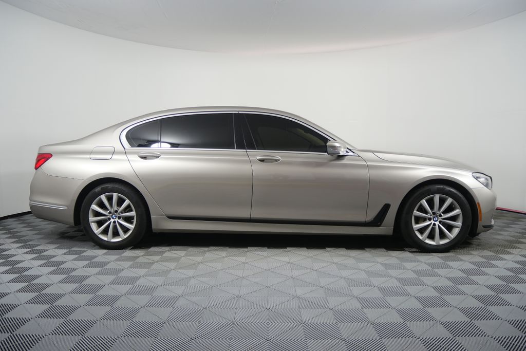 Thumbnail: 2016 BMW 7 Series - 2