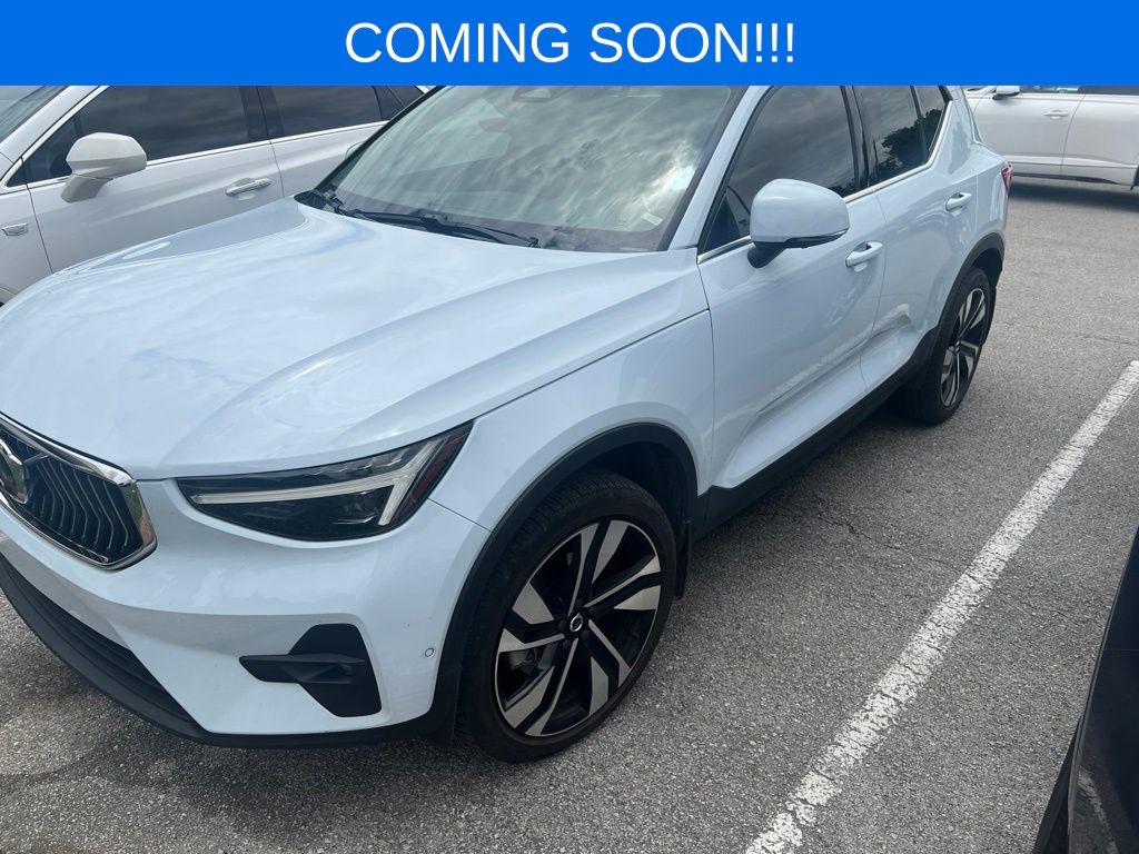 2024 Volvo XC40 