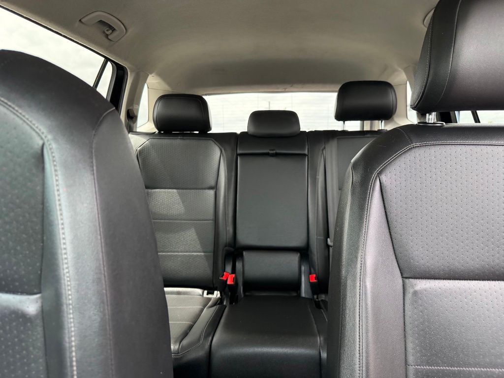 Thumbnail: 2018 Volkswagen Tiguan - 21