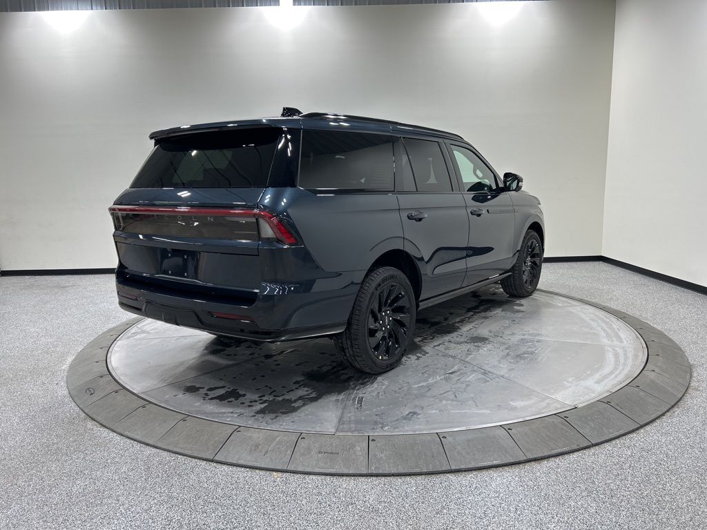 new 2025 Lincoln Navigator car, priced at $100,022