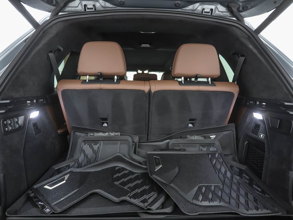 Thumbnail: 2024 BMW X7 - 28