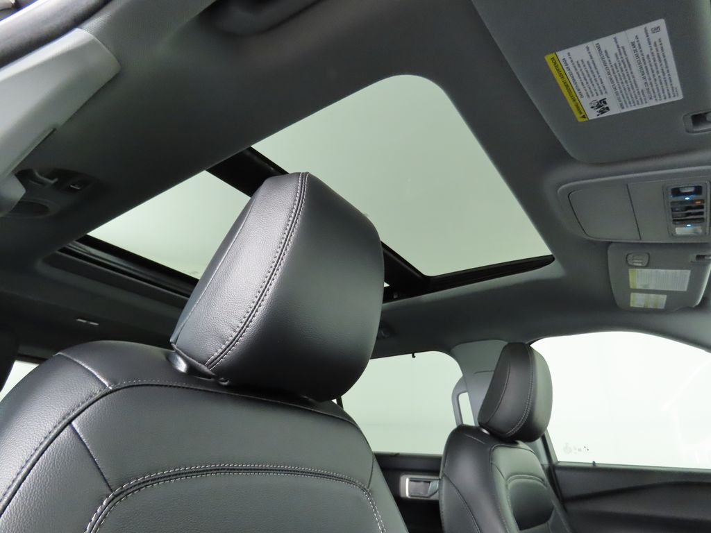 2023 Ford Explorer Limited 19