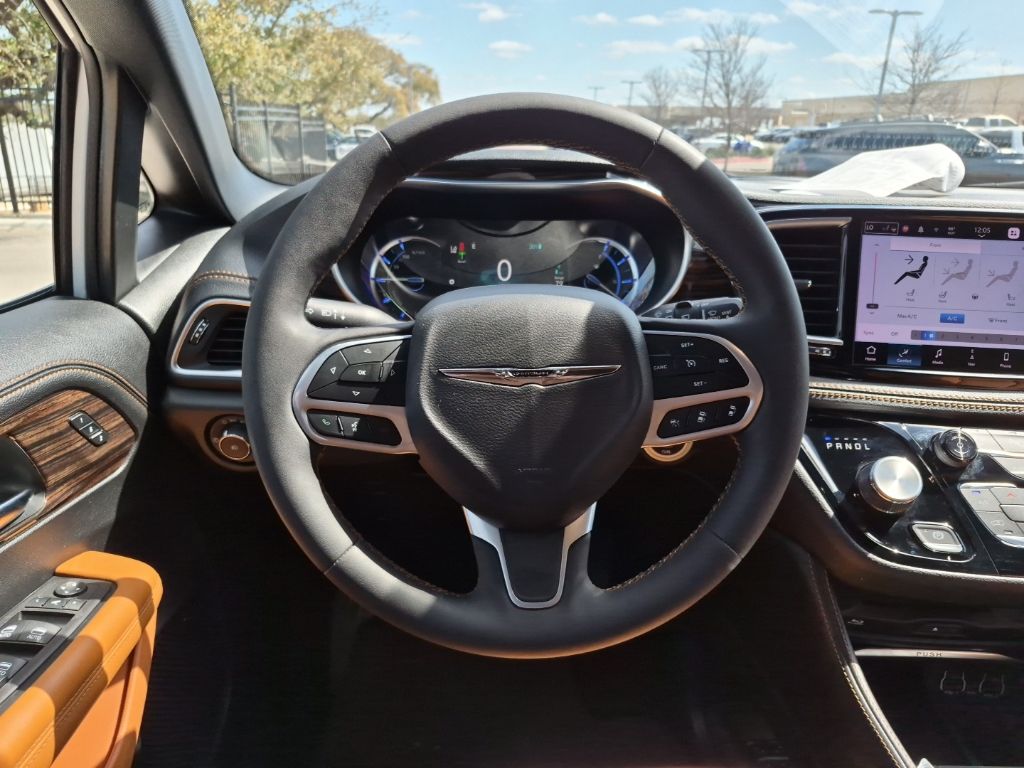 Used Car 2023 Chrysler Pacifica Hybrid  Pinnacle For Sale Under $35,000 In Austin, Texas