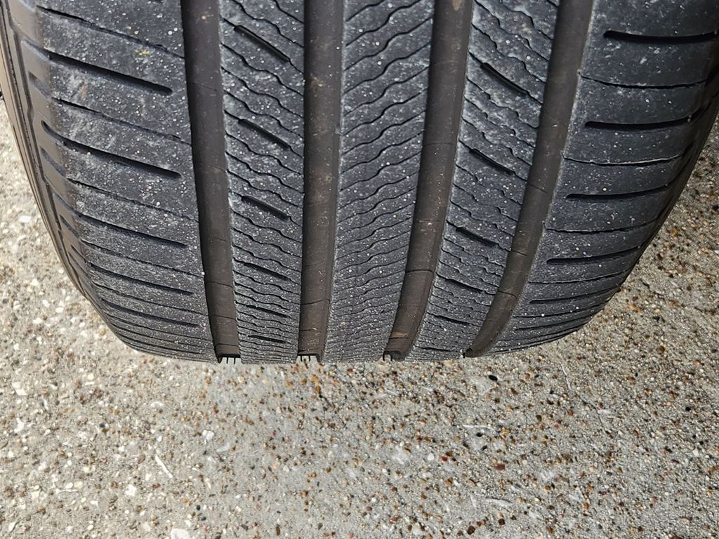 2025 Toyota Highlander LE - Photo 11