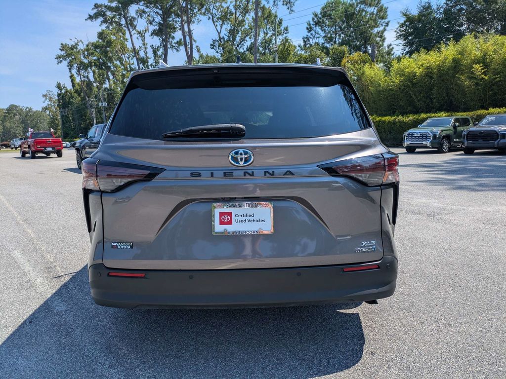 Used 2024 Toyota Sienna Van