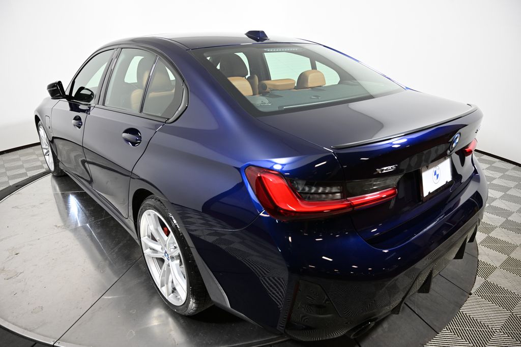 Thumbnail: 2023 BMW 3 Series - 3