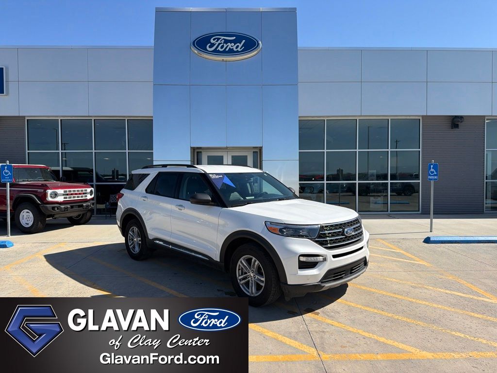  2023 Ford Explorer XLT AWD   