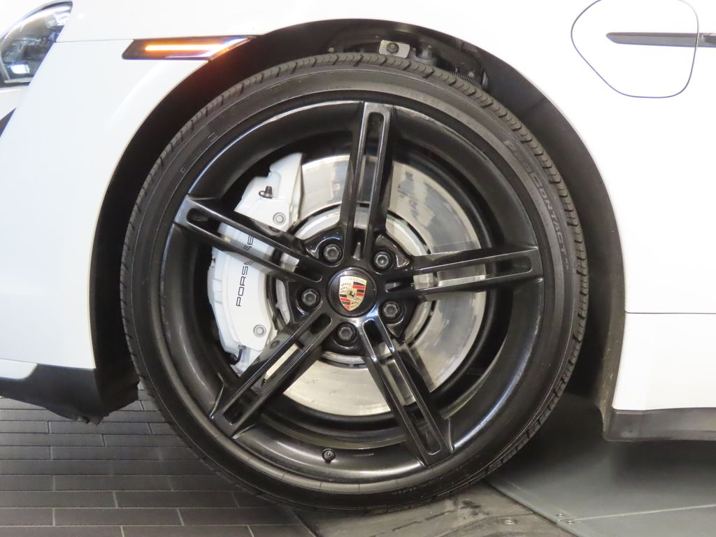 Thumbnail: 2021 Porsche Taycan - 11