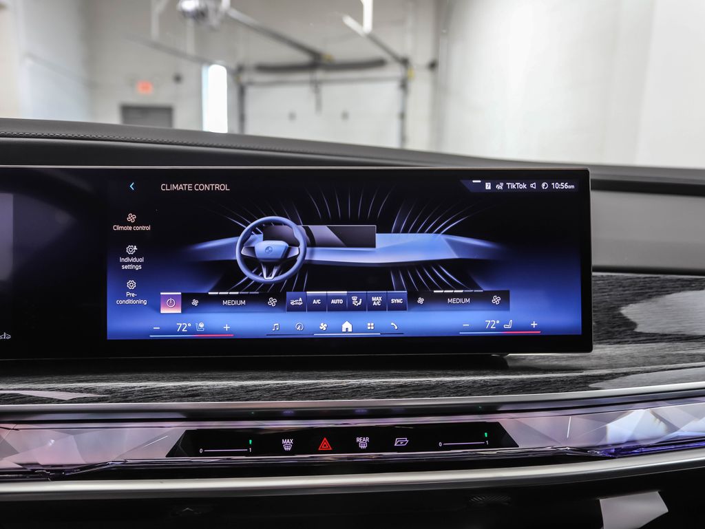 Thumbnail: 2025 BMW 7 Series - 18