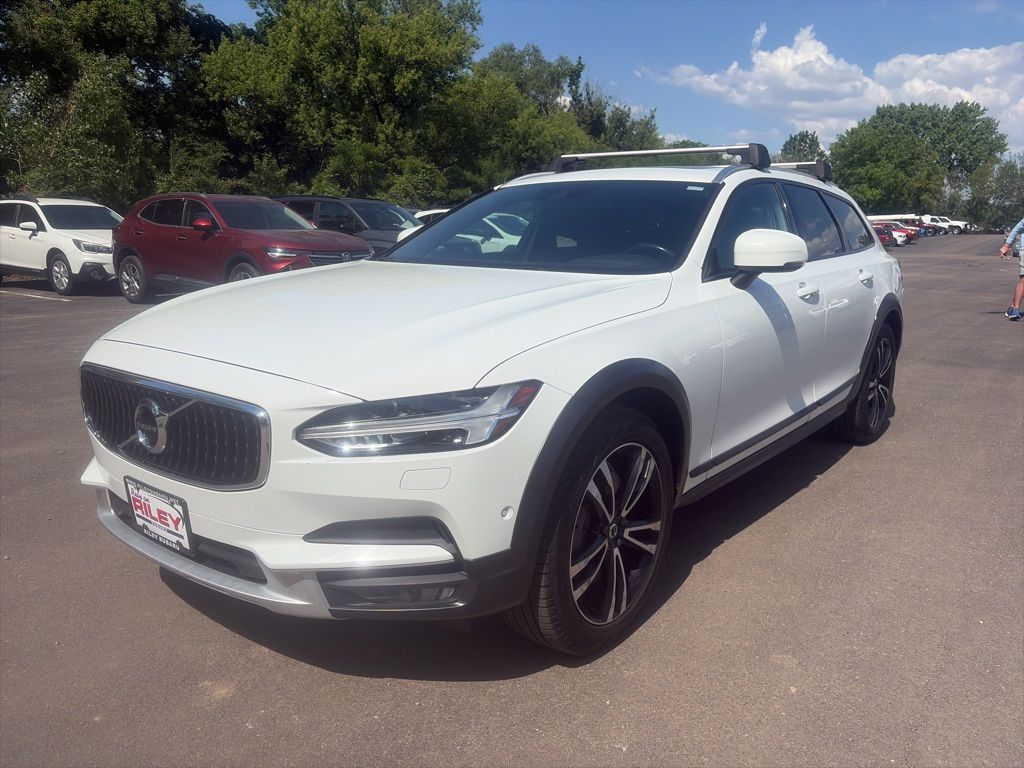 Ice White 2018 Volvo V90 Cross Country T5 AWD Wagon All-Wheel Drive Automatic