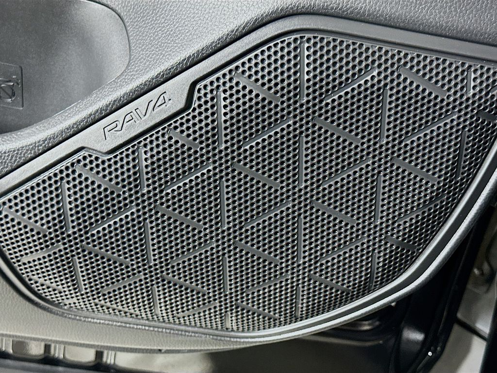 Thumbnail: 2025 Toyota RAV4 - 19