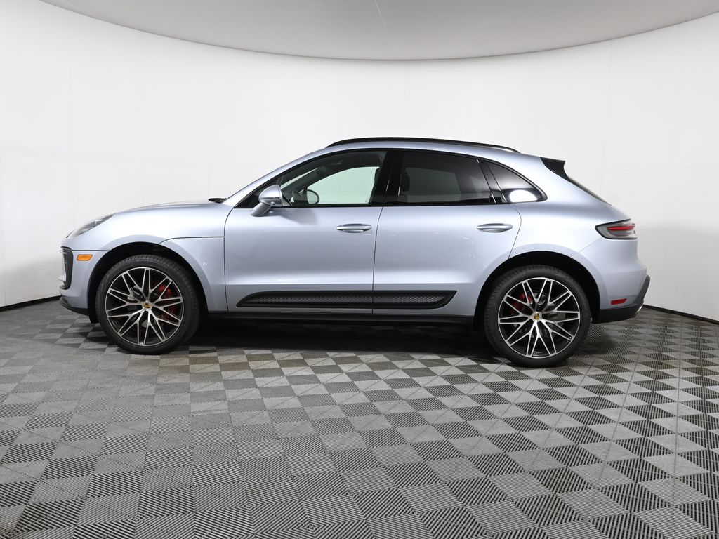Thumbnail: 2026 Porsche Macan - 2