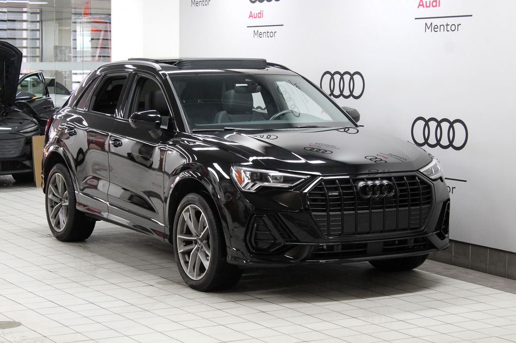 Thumbnail: 2022 Audi Q3 - 8