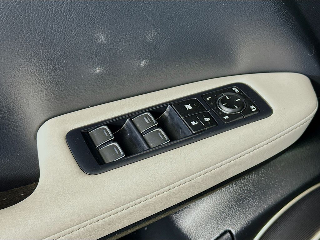 2019 Lexus RX  18