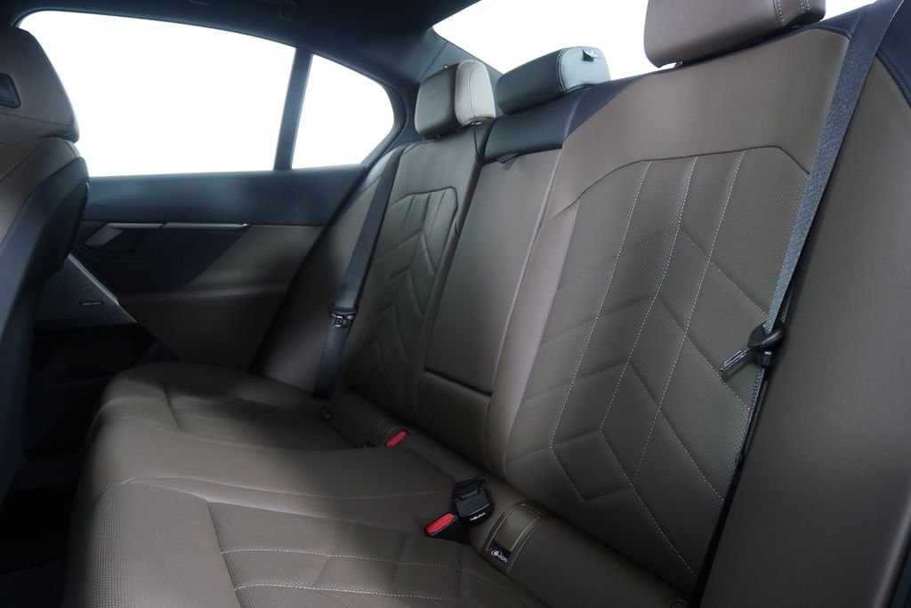 Thumbnail: 2025 BMW 5 Series - 17