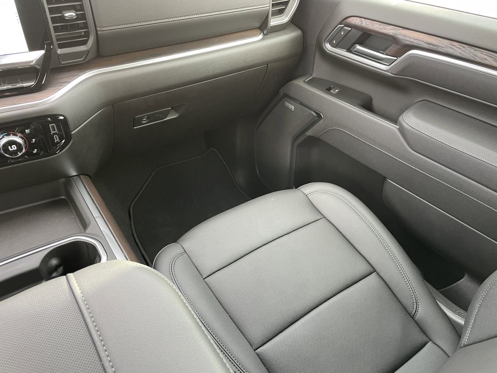 new 2025 GMC Sierra 2500HD car, priced at $75,148