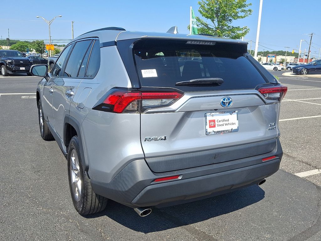 2022 Toyota RAV4 XLE 4