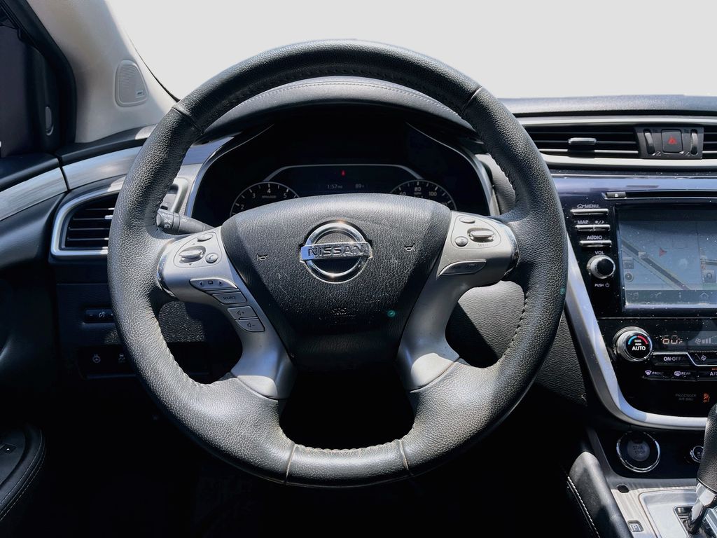Used 2017 Black Nissan Platinum image 11