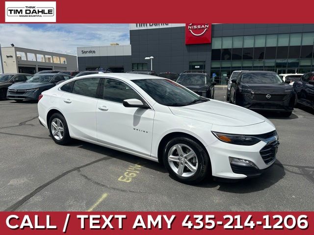 Summit White 2024 Chevrolet Malibu Sedan Front-Wheel Drive Continuously Variable Transmission
