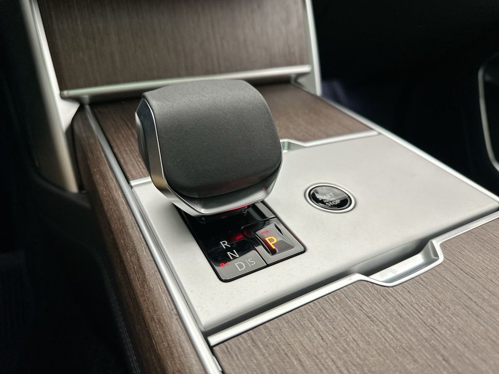 Thumbnail: 2026 Land Rover Range Rover - 12
