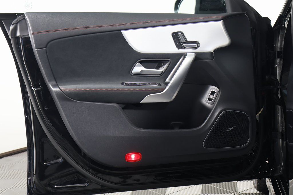 2025 Mercedes-Benz CLA 250 7