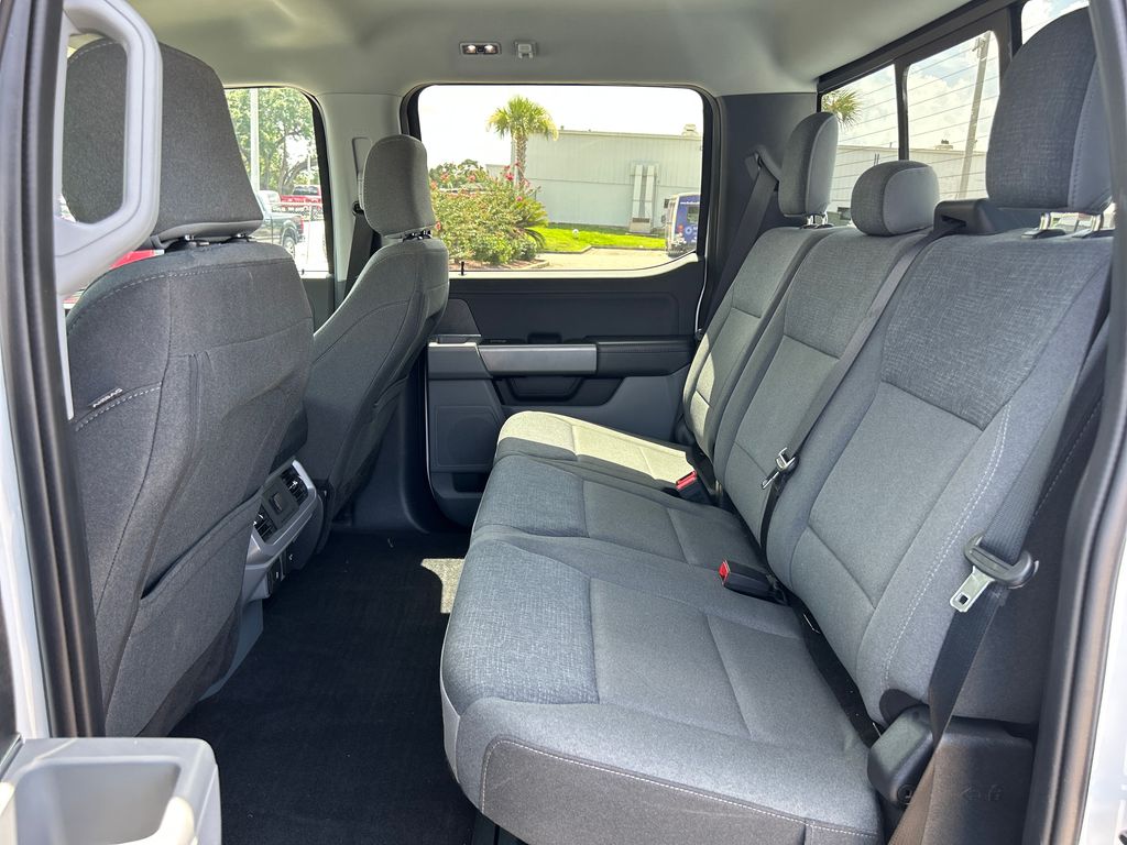2024 Oxford White Ford F-150 XLT 4X4 Truck