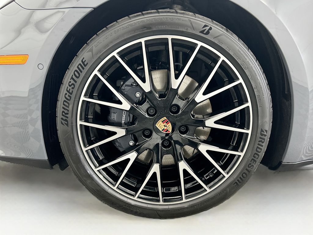 Thumbnail: 2026 Porsche Panamera - 31