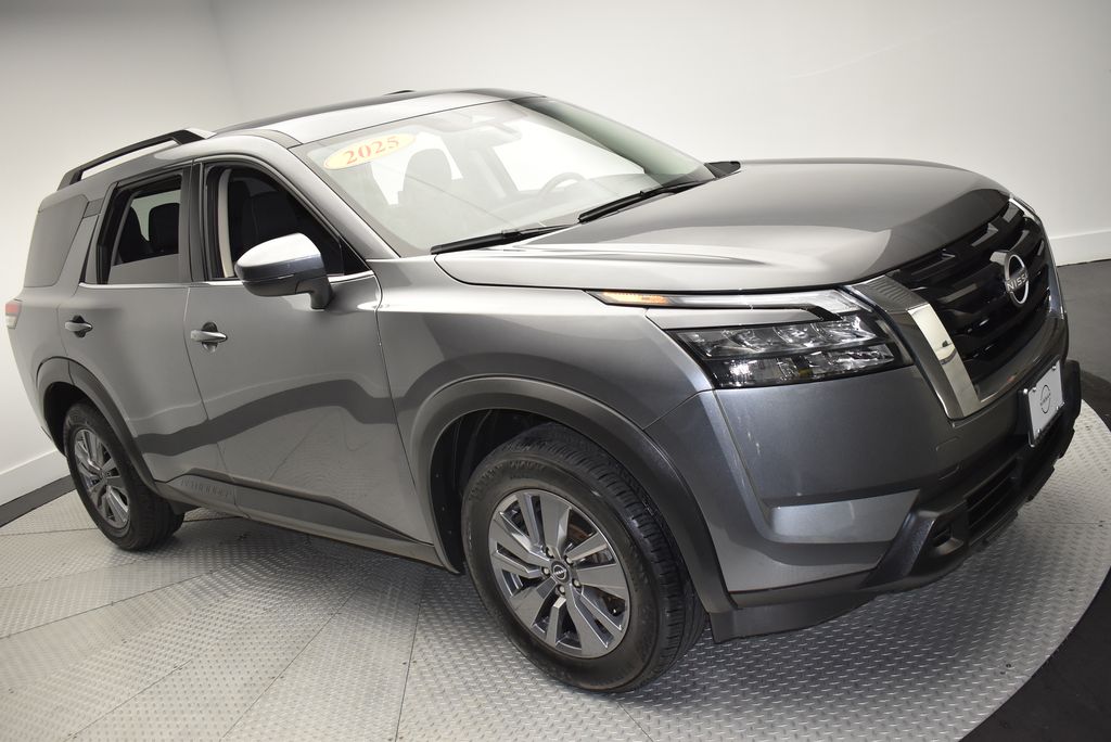 Thumbnail: 2025 Nissan Pathfinder - 3