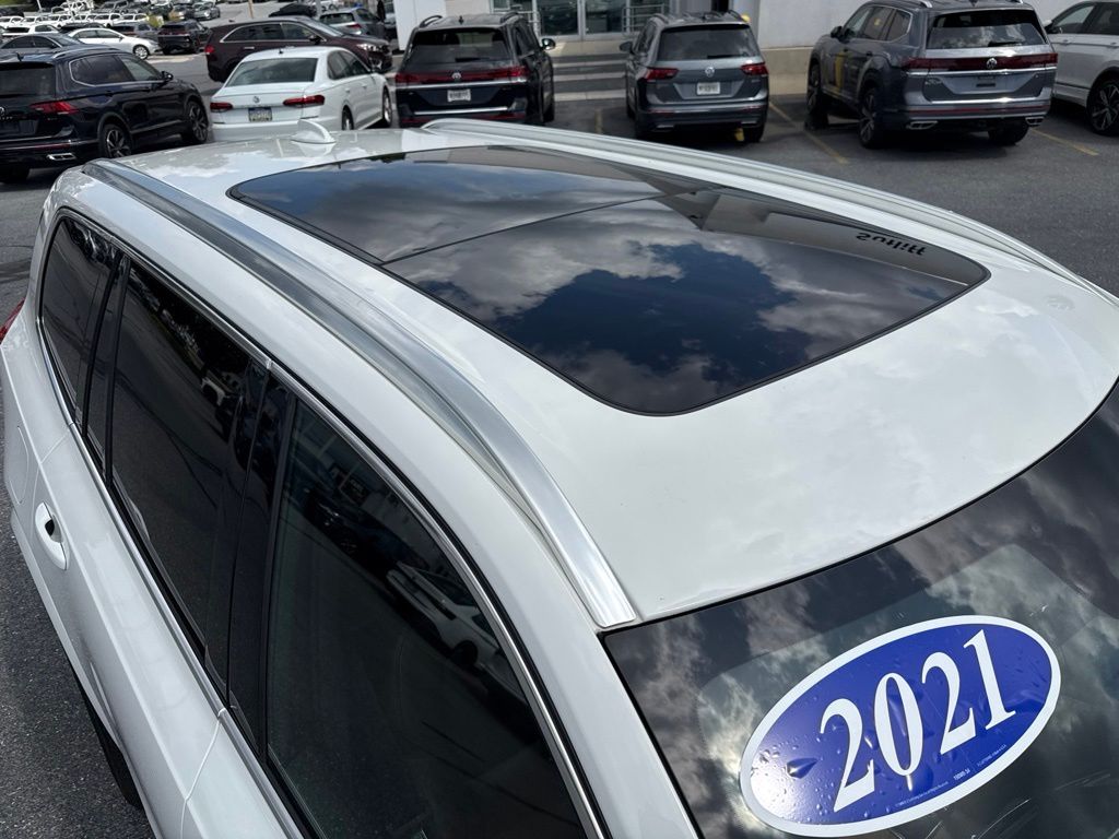 2021 Volvo XC90 T6 Momentum White at Subaru and VW of Moon Township