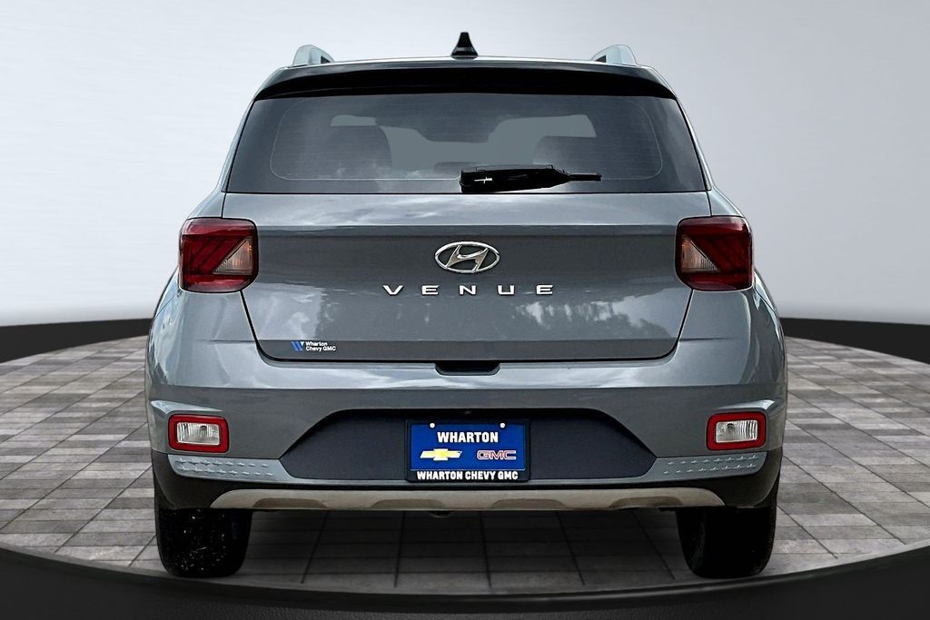 2022 Hyundai Venue Limited - 5