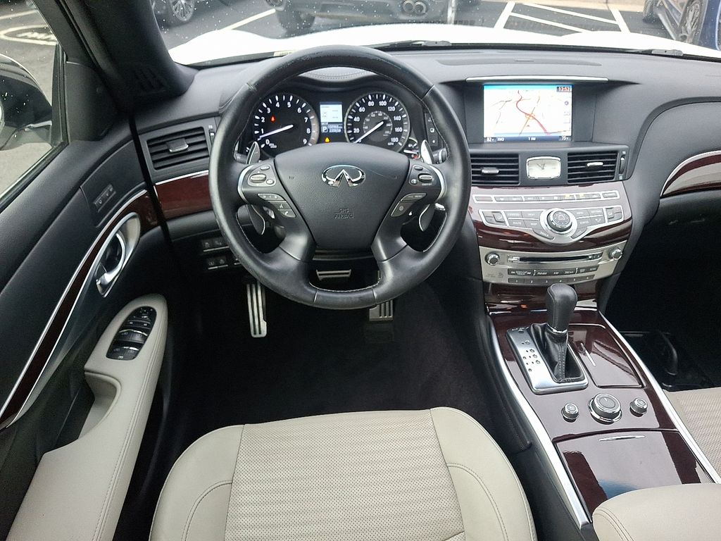 Thumbnail: 2015 INFINITI Q70 - 11