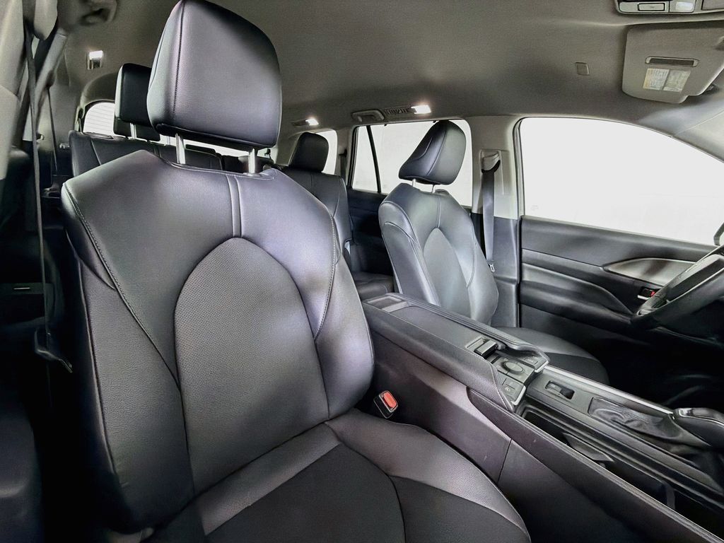 Used 2025 Toyota Grand Highlander SUV