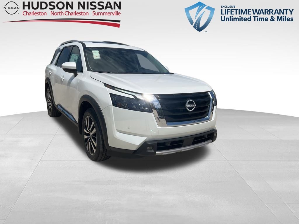 2025 Everest White Pearl Tricoat Nissan Pathfinder Platinum SUV