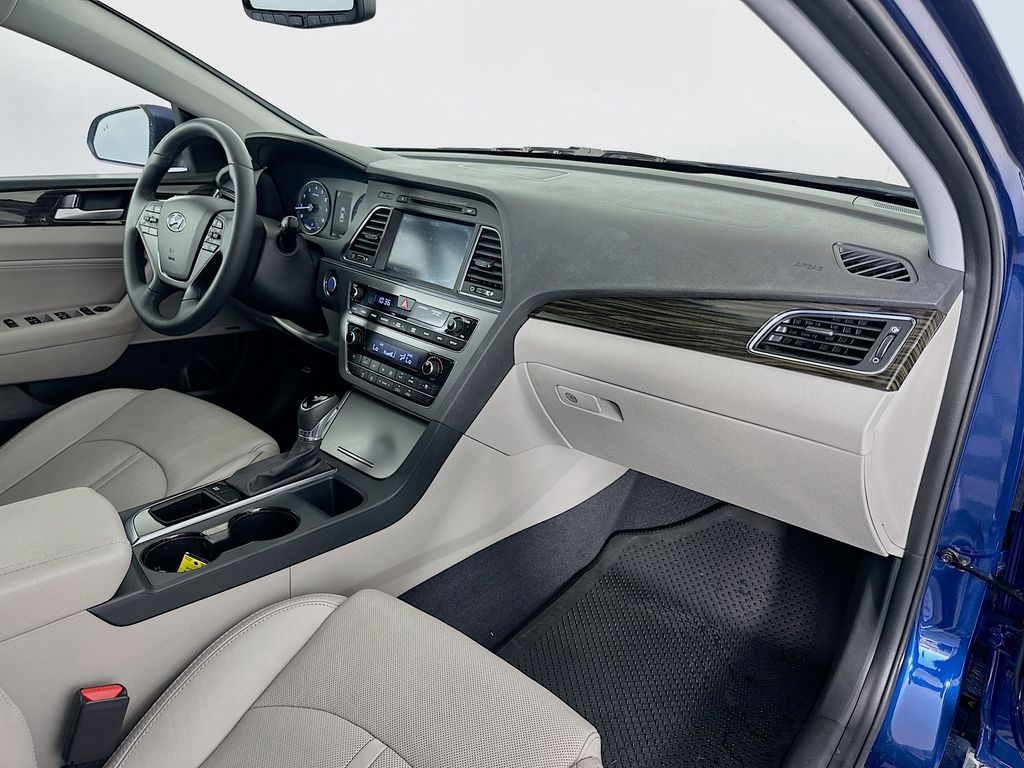 Thumbnail: 2017 Hyundai Sonata - 31