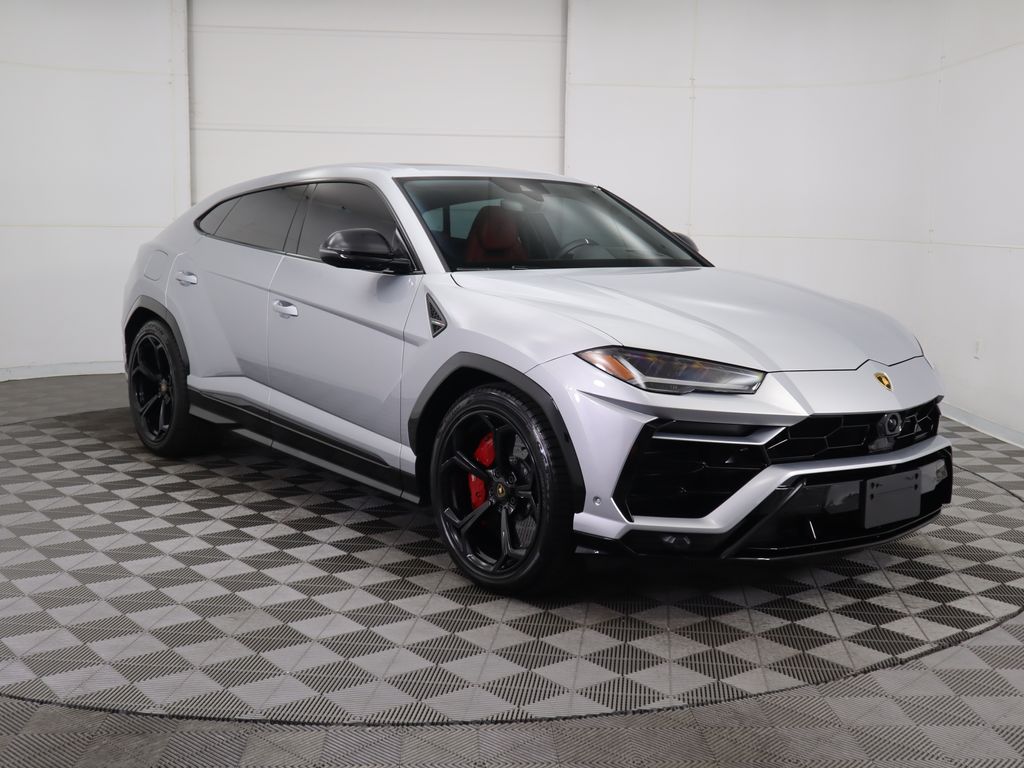 Thumbnail: 2022 Lamborghini Urus - 3