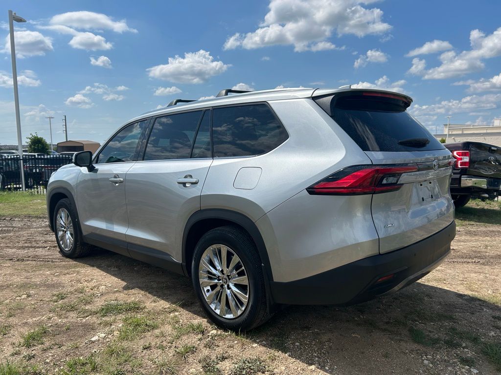 2024 Toyota Grand Highlander Platinum 2