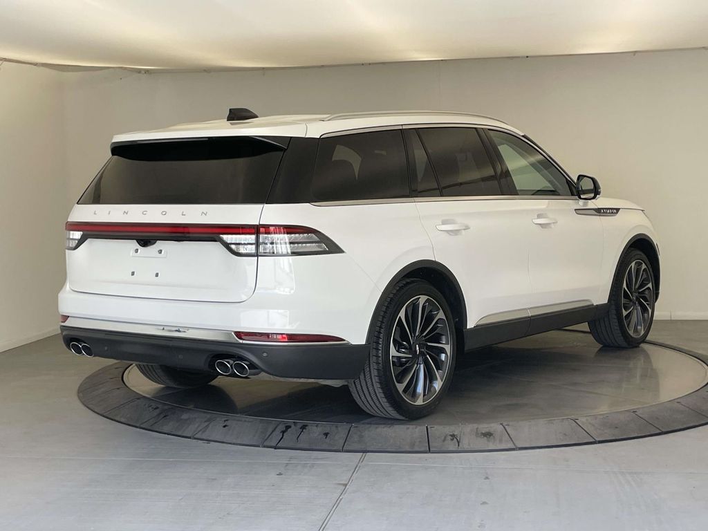 2026 Lincoln Aviator Reserve White at Phil Fitts Ford