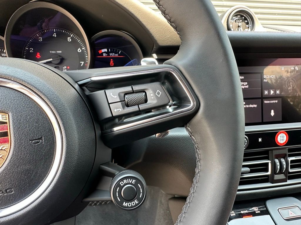 Thumbnail: 2026 Porsche Macan - 20
