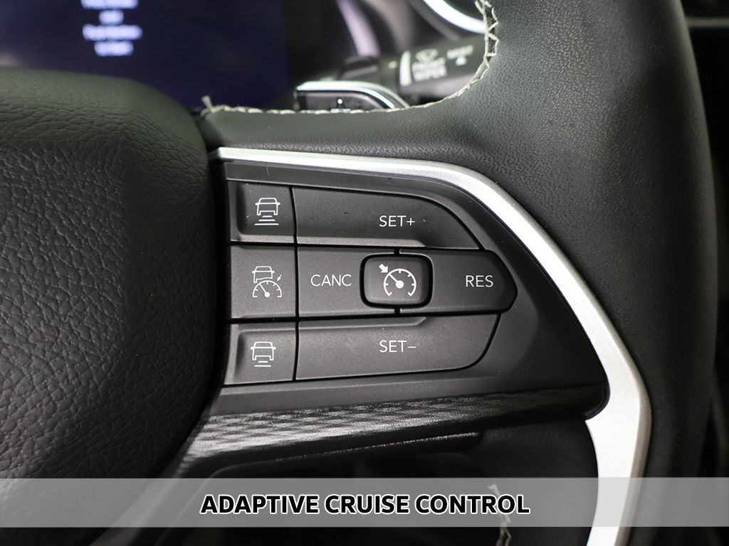 Used 2023 Gray Jeep Altitude image 4