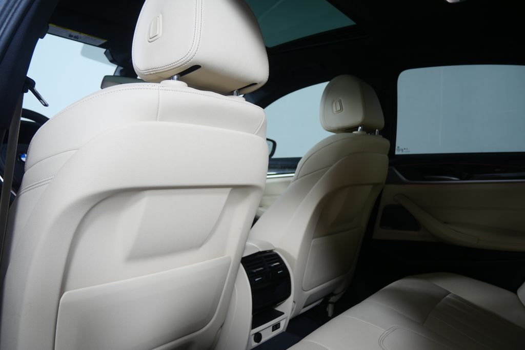 Thumbnail: 2023 BMW 5 Series - 17