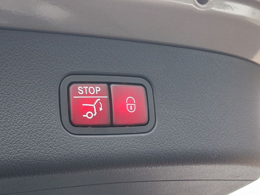 Thumbnail: 2024 Mercedes-Benz GLC - 28