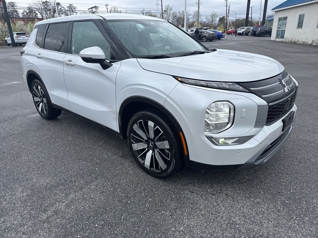 2025 Mitsubishi Outlander SE FWD