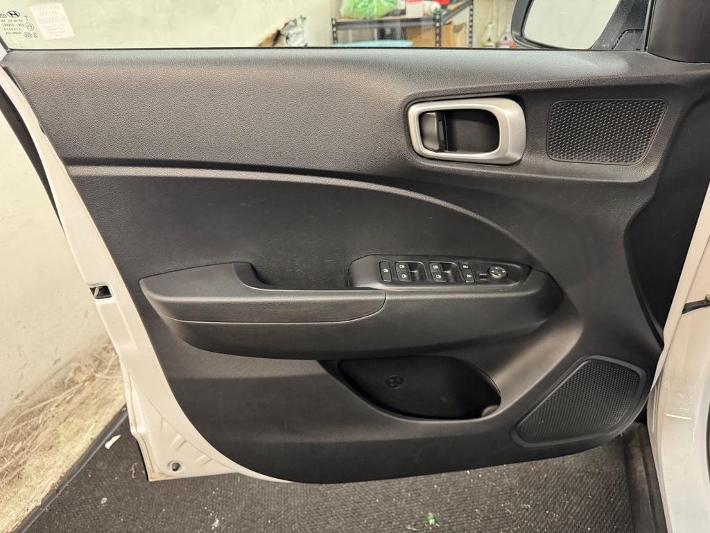 2022 Hyundai Venue SE