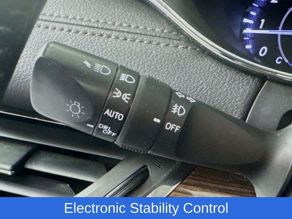 Used Car 2015 Toyota Avalon  Xle Touring For Sale Under $12,000 In Austin, Texas