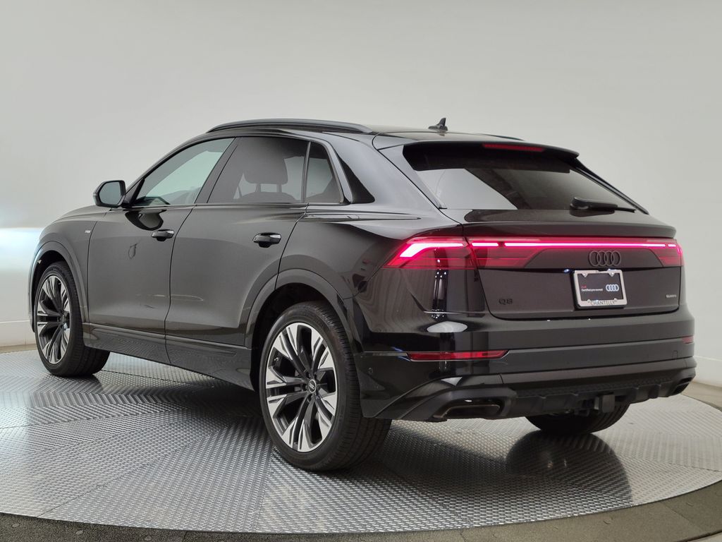 Thumbnail: 2026 Audi Q8 - 4