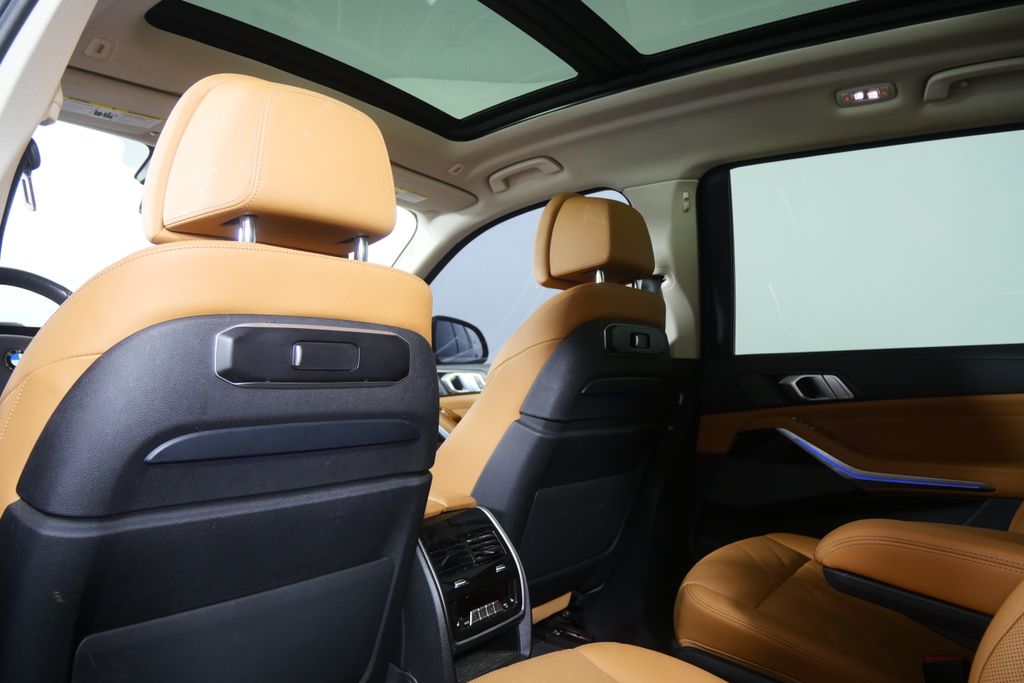 Thumbnail: 2024 BMW X7 - 16